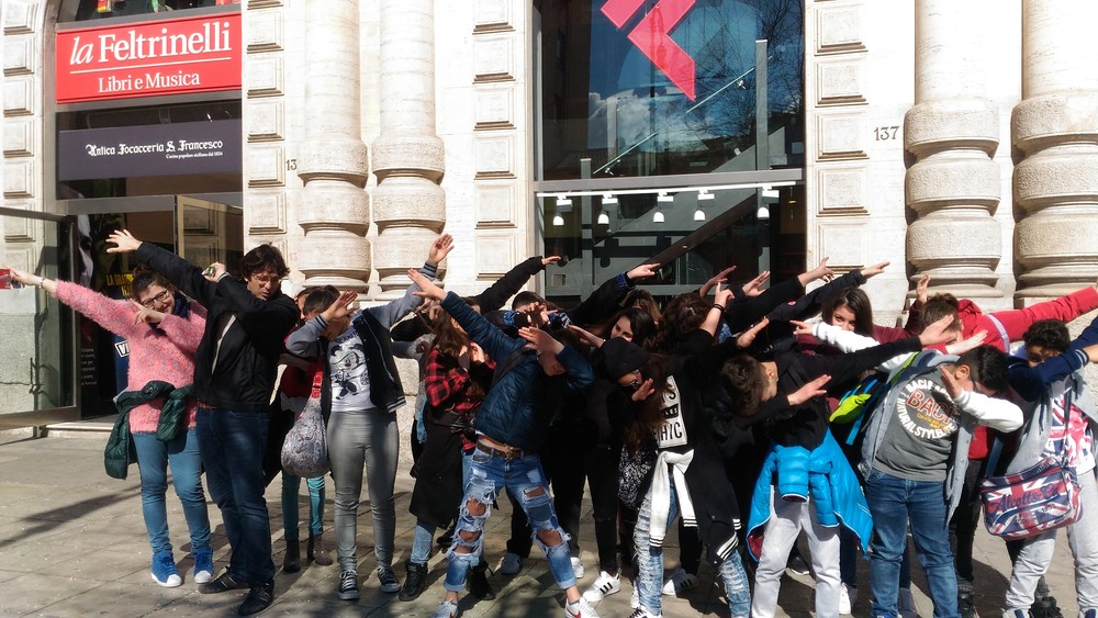 Visita alla Feltrinelli per gli studenti della 1F e 2F della Scuola secondaria di primo grado