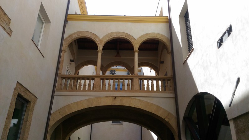 02_il_cortile__particolare