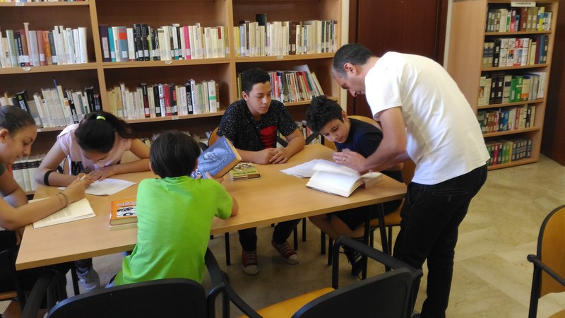 06_Il_bibliotecario_ci_da_una_mano