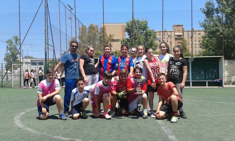 2017-05-29_tutti_in_campo_medie_prima_classificata_1B