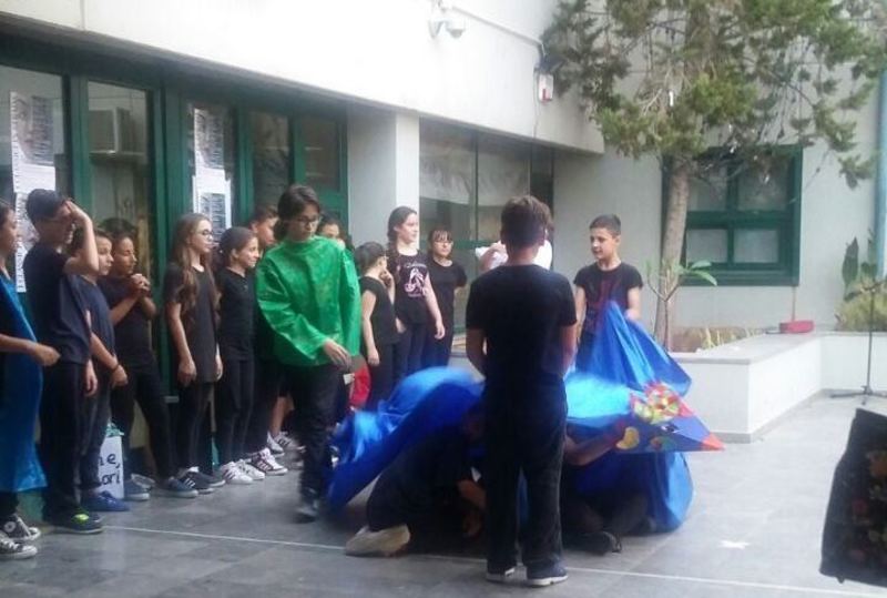 01_un_momento_dello_spettacolo_teatrale_in_volo_sull_ippogrifo
