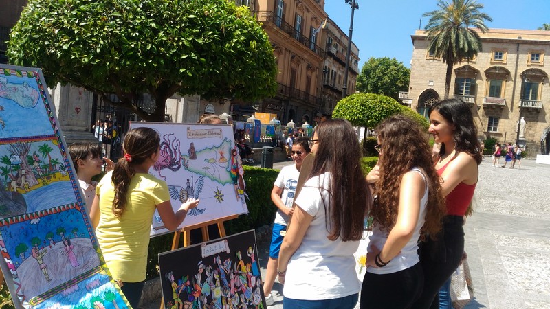 15_Spieghiamo_il_nostro_lavoro_alle_ragazze_del_Liceo_Vittorio_Emanuele