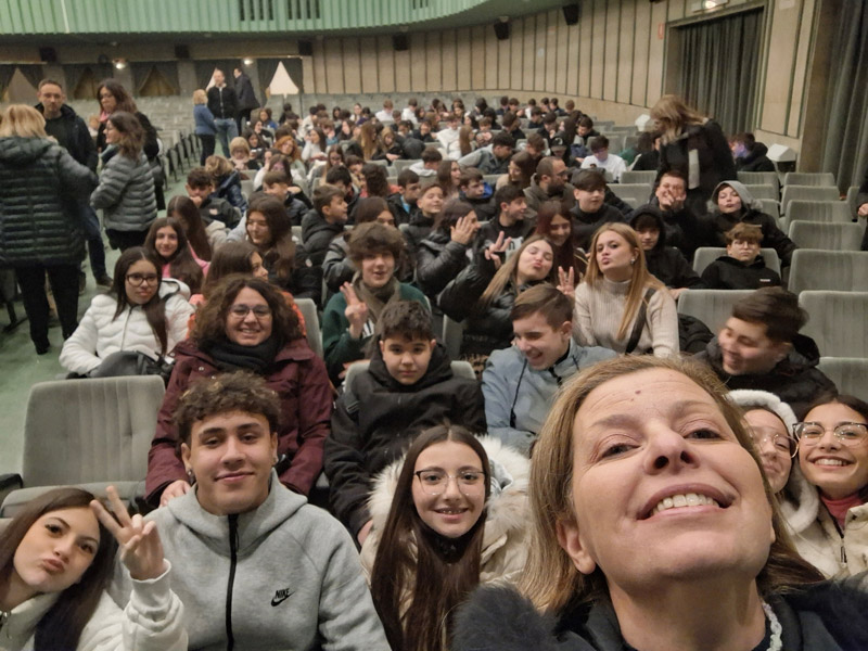 Selfie-di-gruppo-in-teatro