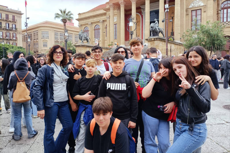 TEATRO-MASSIMO-AIDA-ANIME-DI-SABBIA-SCUOLA-MEDIA-1